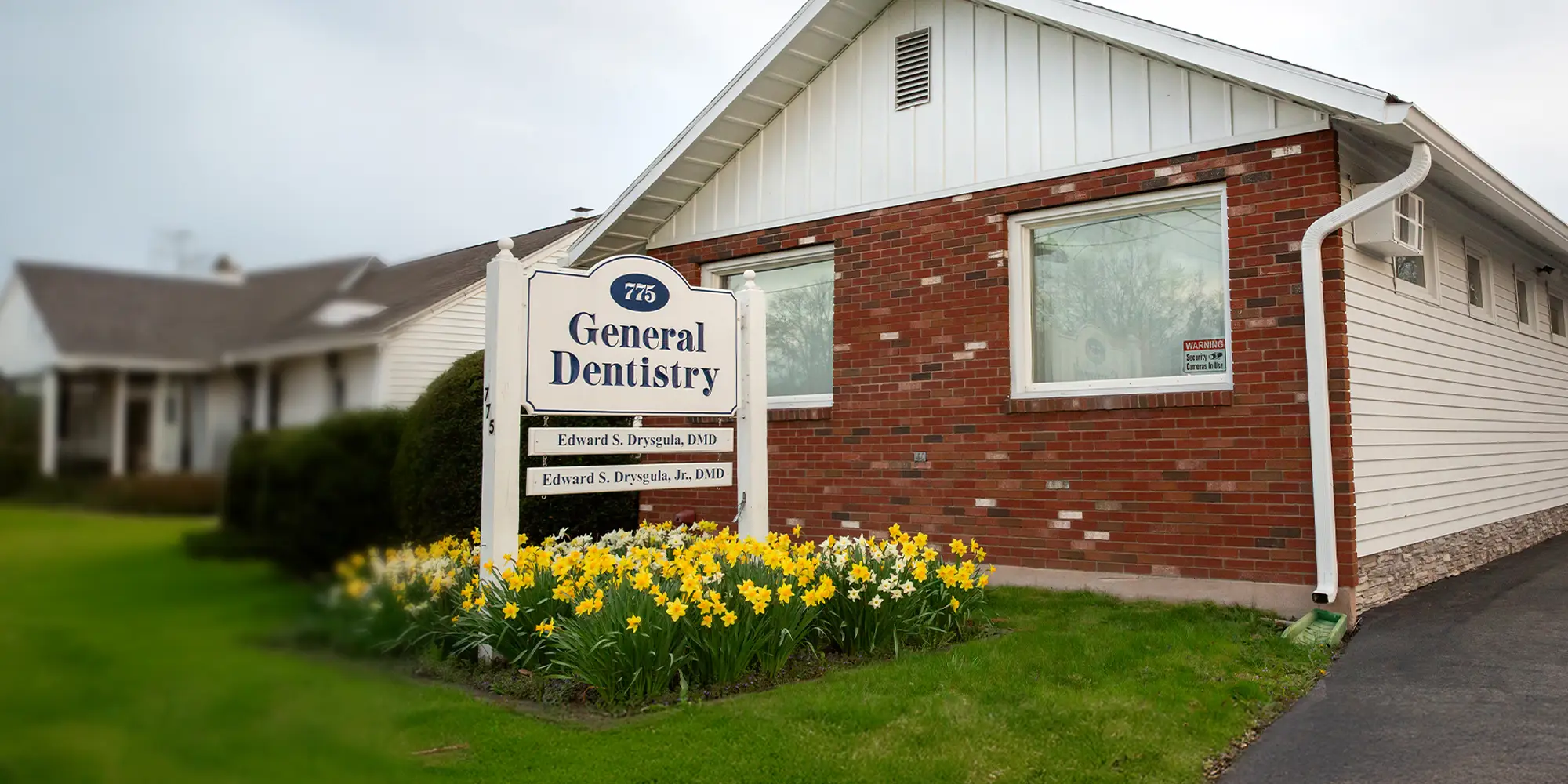 Dentist Middletown CT Front Of Office